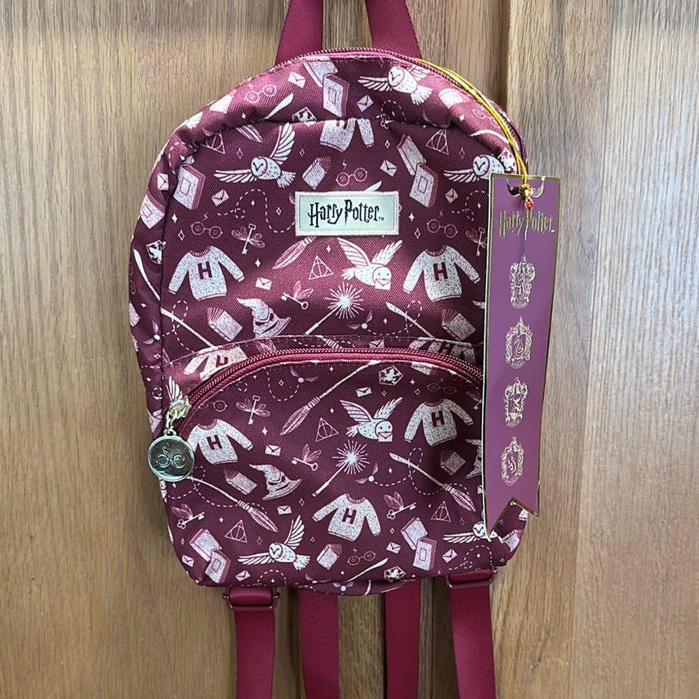 Ju-Ju-Be Hogwarts Essentials “Petite” Burgundy and Gold Backpack